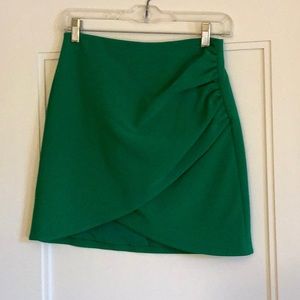 Alice + Olivia emerald green ruched mini skirt